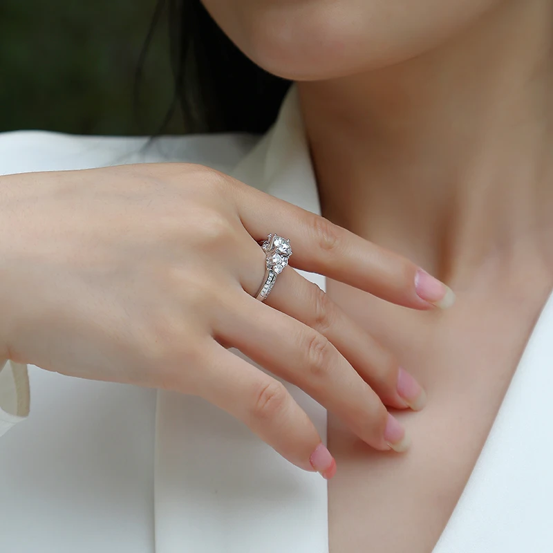 

JIUZUAN 1Ct Moissanite Ring, S925 Silver, 18K Gold Plated, Multi-Stone Design, Elegant Engagement and Wedding Jewelry for Women