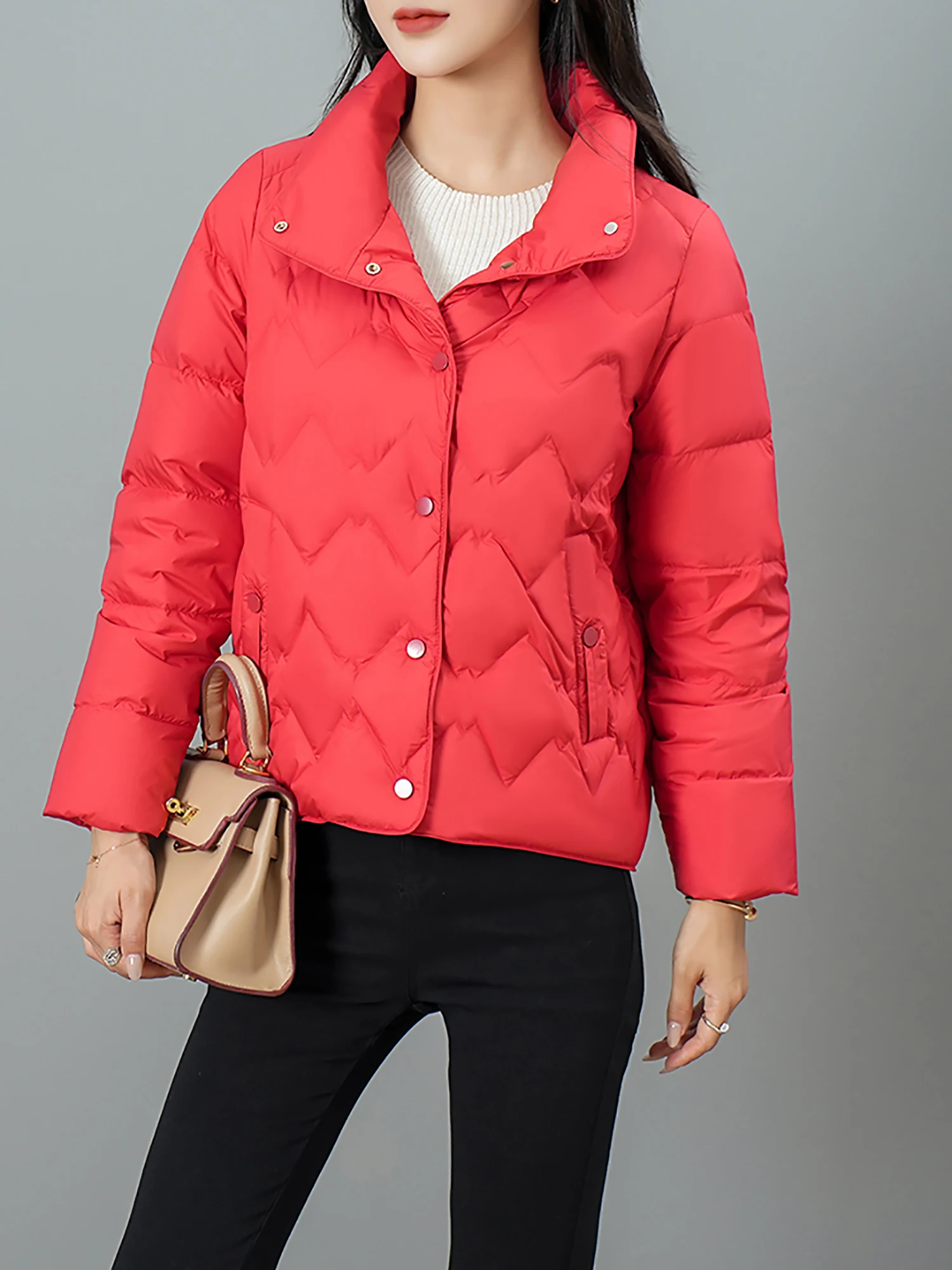 Lightweight down jacket for women in winter 2024, new fashionable stand up collar, small stature, early winter thin short jacket