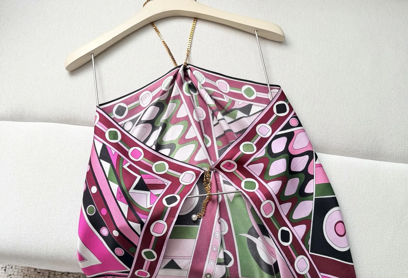 Summer French retro geometric print satin hanging neck top with metal chain hanging neck design, vacation style camisole