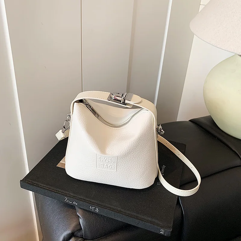 

2025 New! Y2K Sweet Cool Dumpling Bag - Crossbody/Handle, Commuter Chic