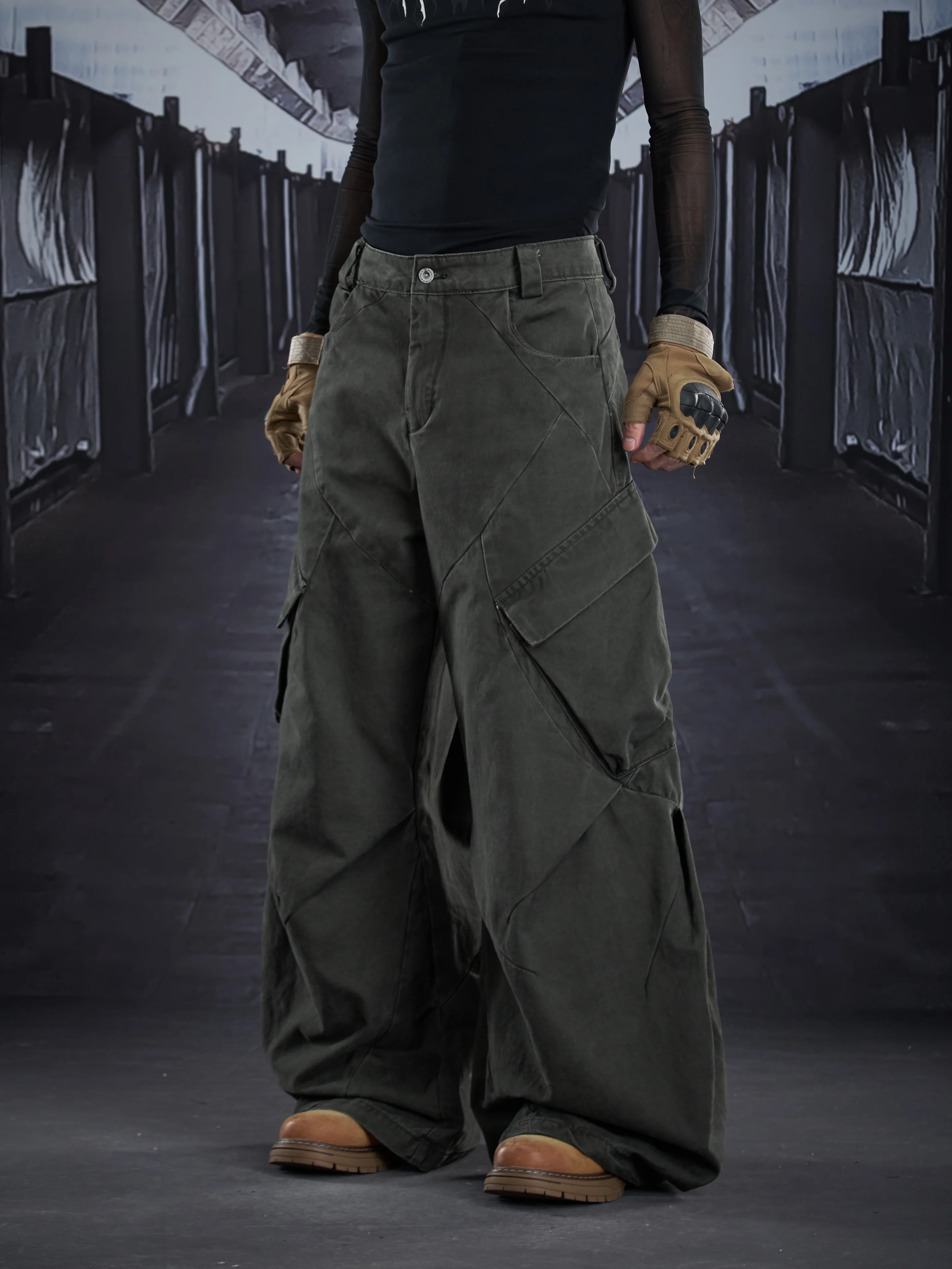 

Специальный дизайн, деконструктивная строчка, плиссированные свободные брюки-карго с широкими штанинами, повседневные брюки-карго с несколькими карманами