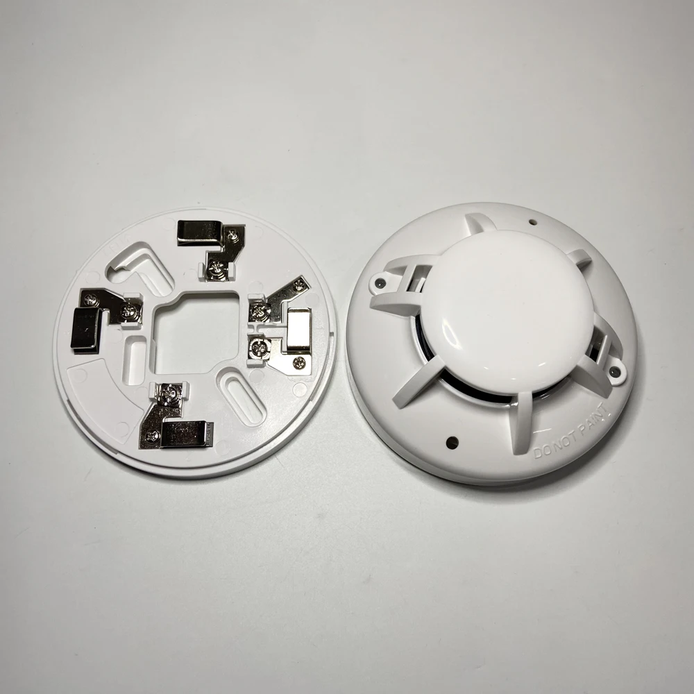 4 Core Cable Indoor Ceiling Smoke Detector 9-24Vdc Fire Alarm Sensor NC/NO Relay Output Signal