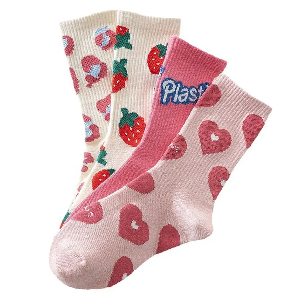 Calcetines de algodón con corazón de fresa para mujer, transpirables, informales, cómodos, deportivos, absorción del sudor