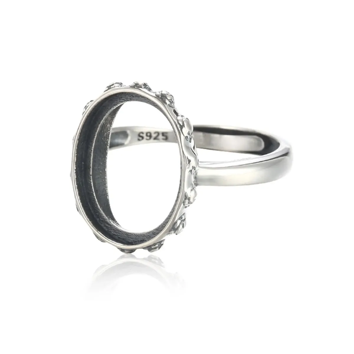 

Регулируемая оправа кольца из серебра 925 пробы для овальных кабошонов размером 12 x 15 мм.