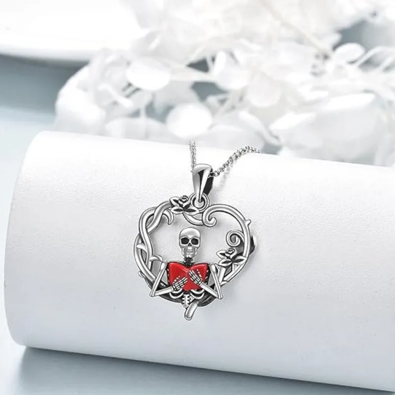 Europe and America Silver Color Invisible Inlaid Heart-shaped Gemstone Bone Necklace UNISEX Punk Hip Hop Happy Party Necklace