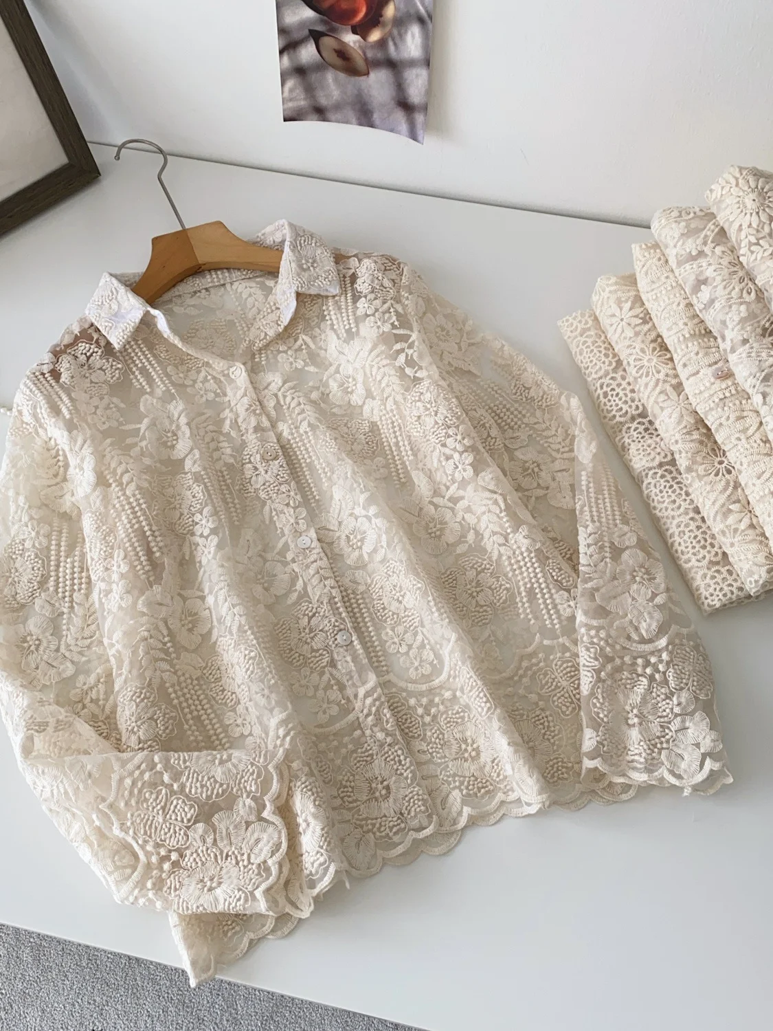 

Korean Sle Long Sve Ne irt Women Summer New Embroidery Lace Loose Design Meticulous Aosphere Top