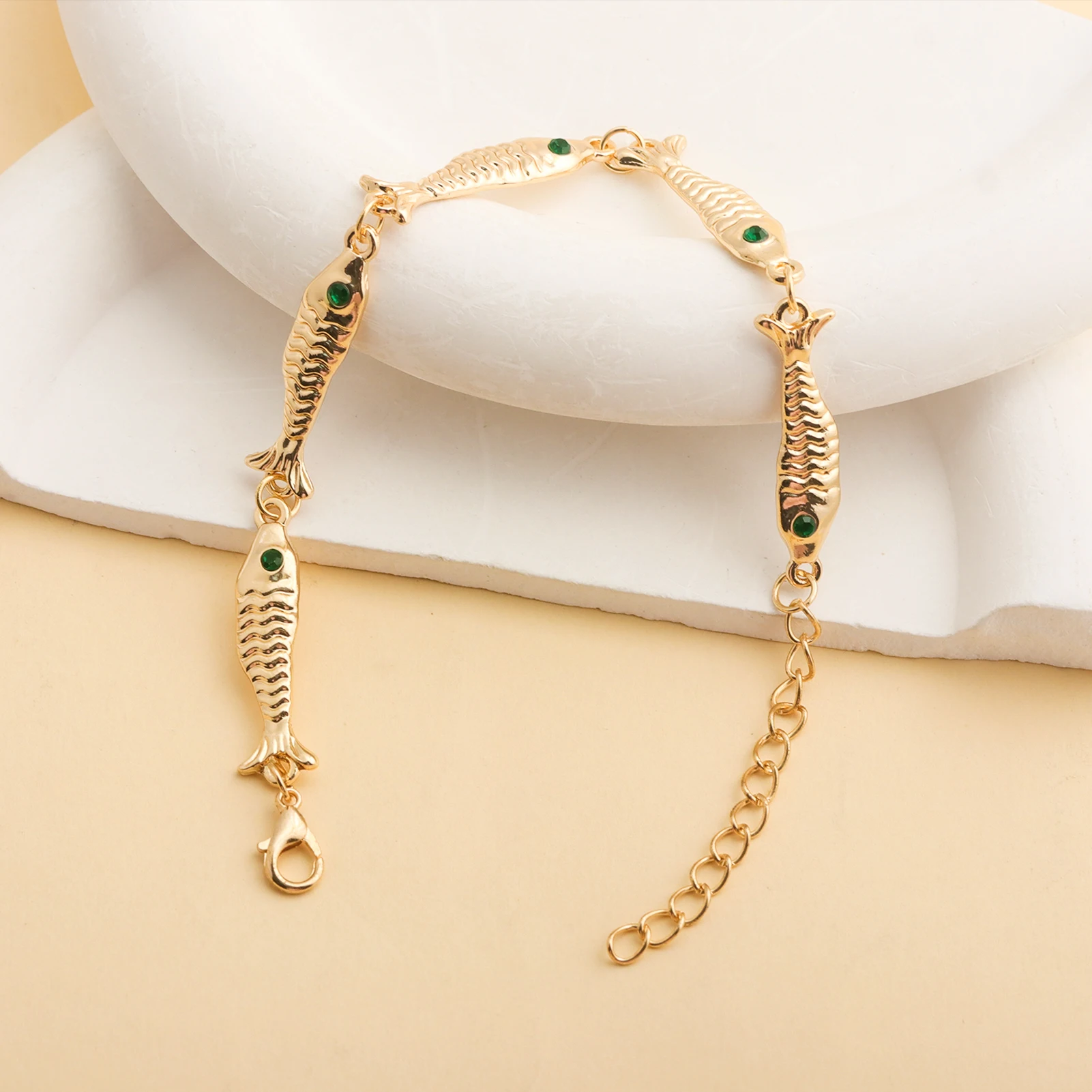Bohemian Gold Tropical Fish Chain Bracelet Ocean Inspired Handmade Link Bracelet Summer Beach Vacation Jewelry Gift for Women