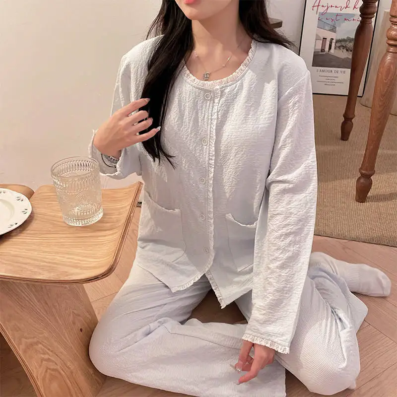 

Милые пижамные комплекты для женщин: весенние, кашемировые, с анималистичным принтом, праздничные, для подарков, домашняя одежда, с изысканными деталями, V-образный вырез, рукава-крылышки, шорты-бермуды, стильные