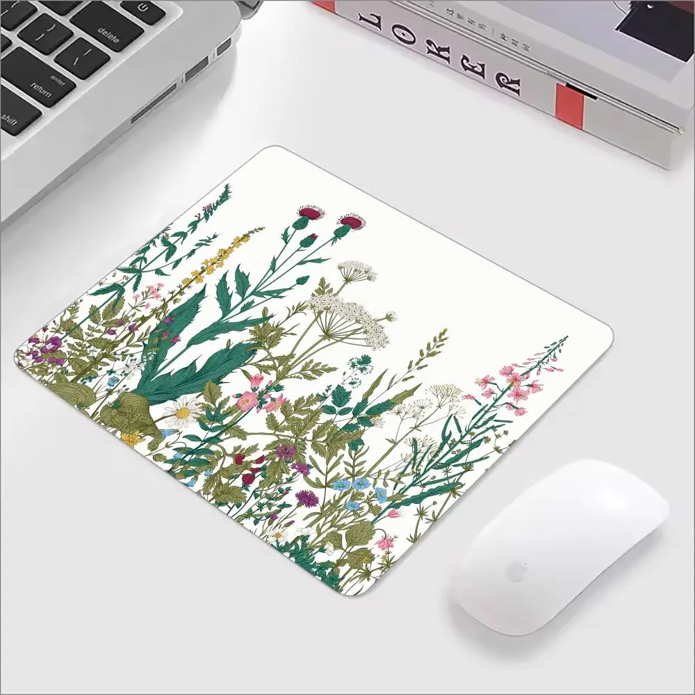 لوحة ماوس بأوراق النباتات الخضراء، حصيرة مكتبية صغيرة للألعاب، ملحقات مكتب الألعاب المربعة، لوحة ماوس مطاطية، سجاد طاولة عالي الدقة
