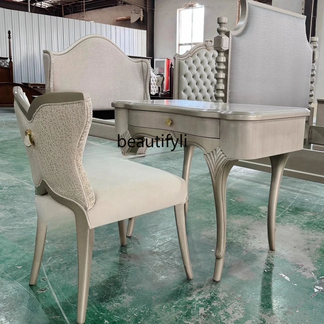

Light luxury solid wood curve, dresser, creamy style, small bedroom, makeup table, stool