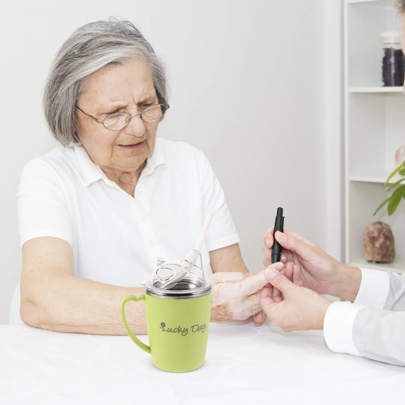 

Nursing Cup for Elderly Disabled and Pregnant Individuals 350ml Ergonomic Design Bedridden Patient Feeding Cup Drinking Water