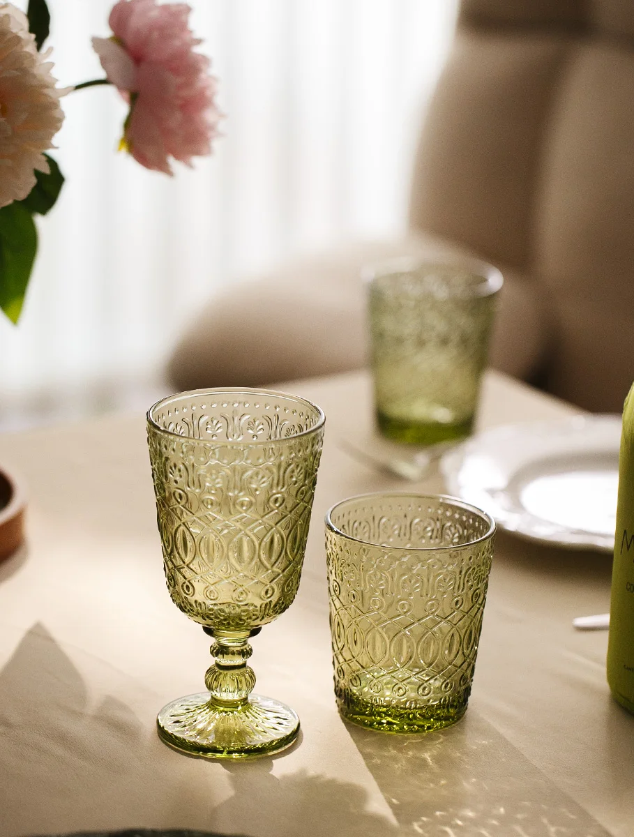 

Ретро-стакан для воды/вина с цветочным узором и европейским рельефом, цилиндрический, винтажный, для ресторана