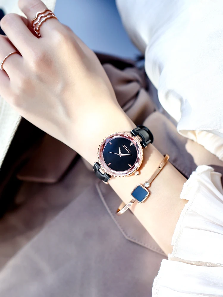 Elegant women's wristwatch, simple and stylish, new 2025 design, brand name fashion women's watch, a great gift for women.