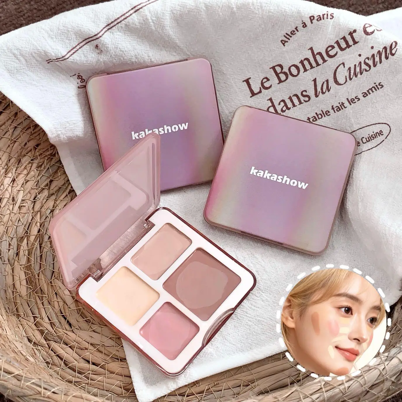 One multi-purpose concealer (concealer, bright powder blusher, soft waxy paste, multi-purpose daily concealer)