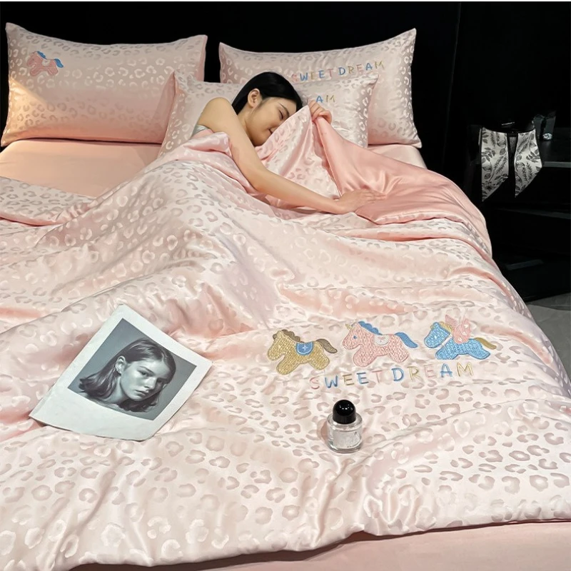 4pcs Cooling Summer Quilt Set Cartoon Leopard Print Silk Bedding Breathable Cool Touch Air Conditioning Quilt for Sofa Queen Bed
