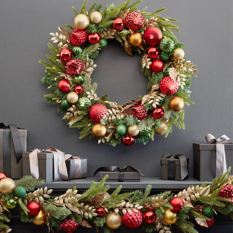 Christmas Wreath Door Hanger, Festival Atmosphere Wall Decor for Mall & Shop Window, Creative Holiday Home Ornament Accent