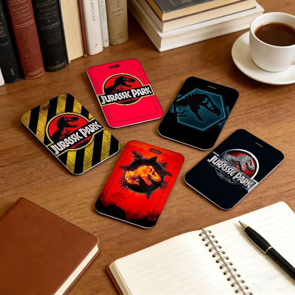 Porta Tarjetas y Clip Retráctil con Diseño de la Película Clásica Jurassic Park, con Clip Giratorio para Tarjeta de Identificación, Regalo Familiar