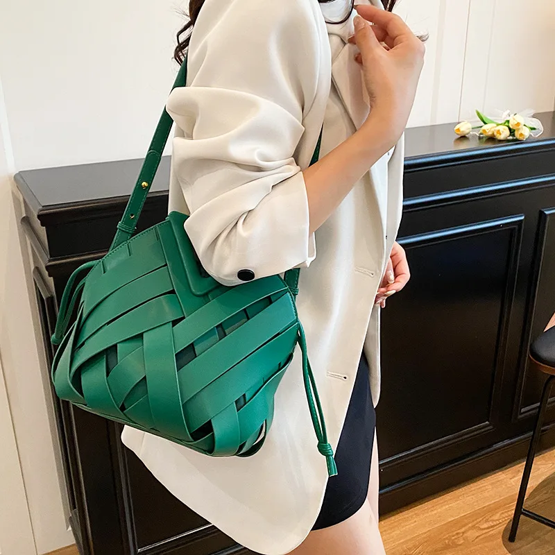 

Новая тканая сумка-клетка 2025 года — большая вместительная сумка, многосторонняя сумка через плечо/плечо, женская сумка в богемном стиле