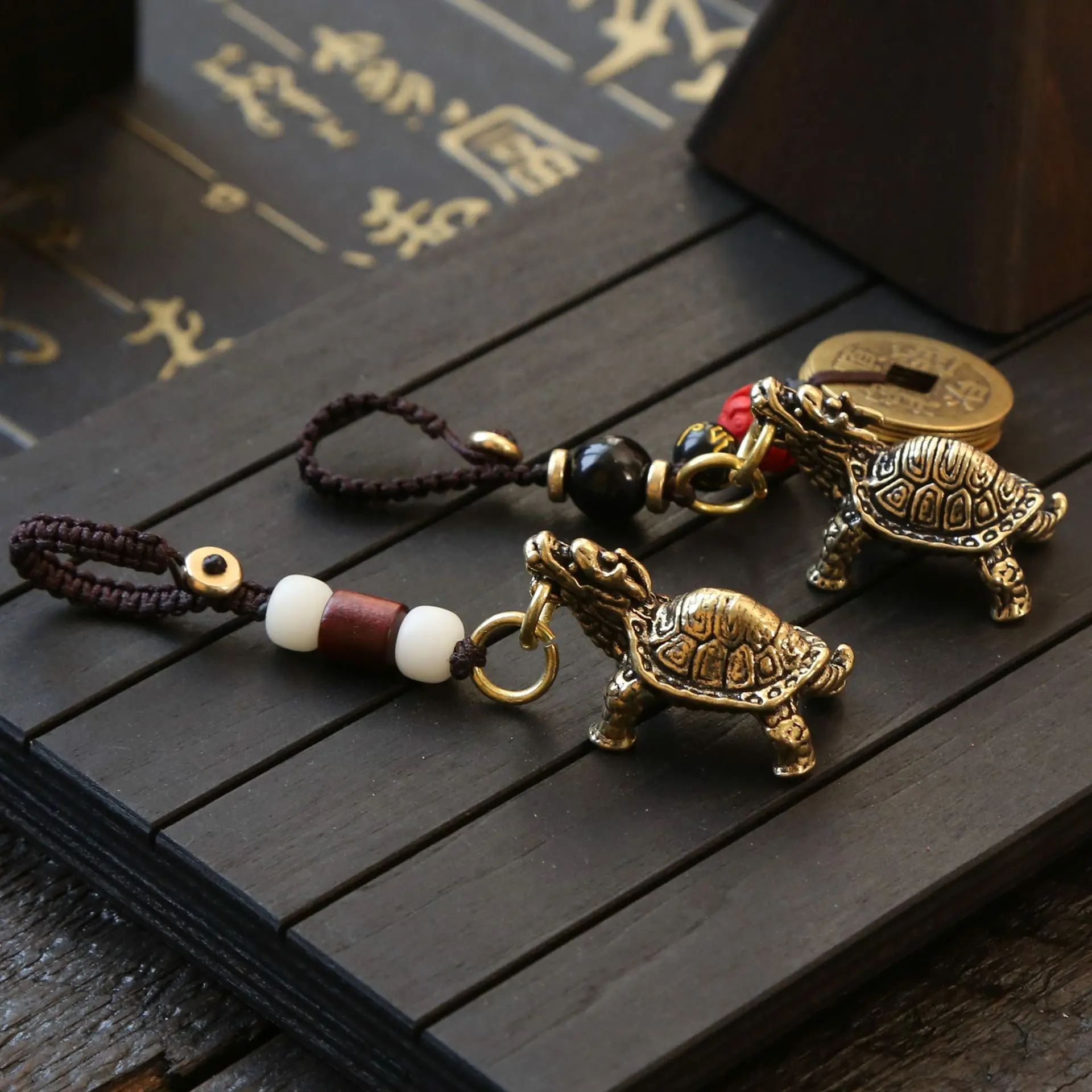 Messing Xuanwu Auto Tasche Talisman Schlüsselanhänger Vielseitiger Segen für Frieden und Glück Drache Schildkröte Anhänger Schlüsselanhänger Großhandel