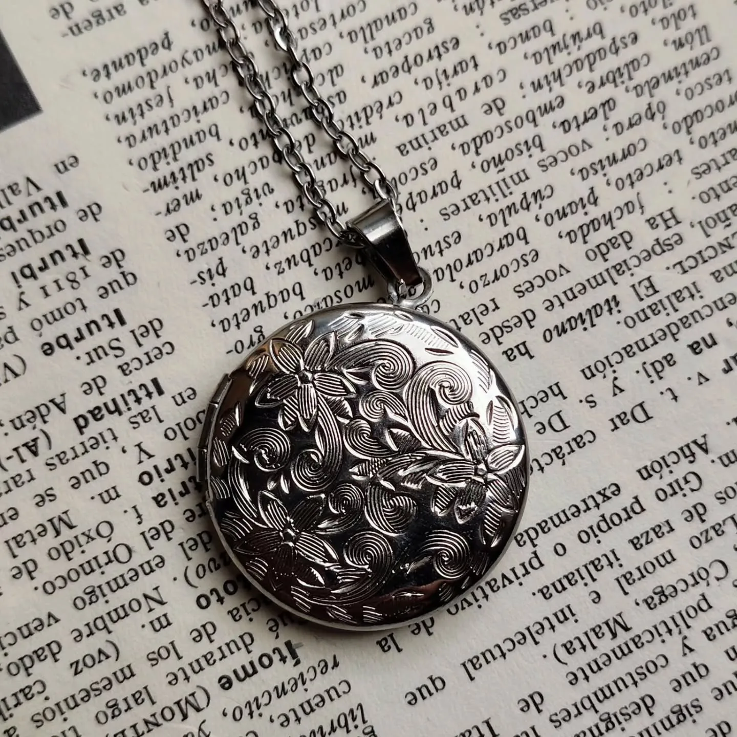 Personalized Custom Photo Locket Necklace for Women Men, Engraved Round Picture Pendant, Gold Silver Memorial Jewelry Gift view 5