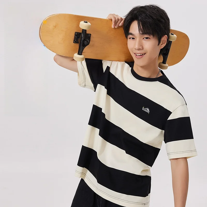 

Cabbeen Embroidered Loose Fit Men's T-irt ort Sve Striped Outdoor Summer Faionable Top Breathable Youthful Sle