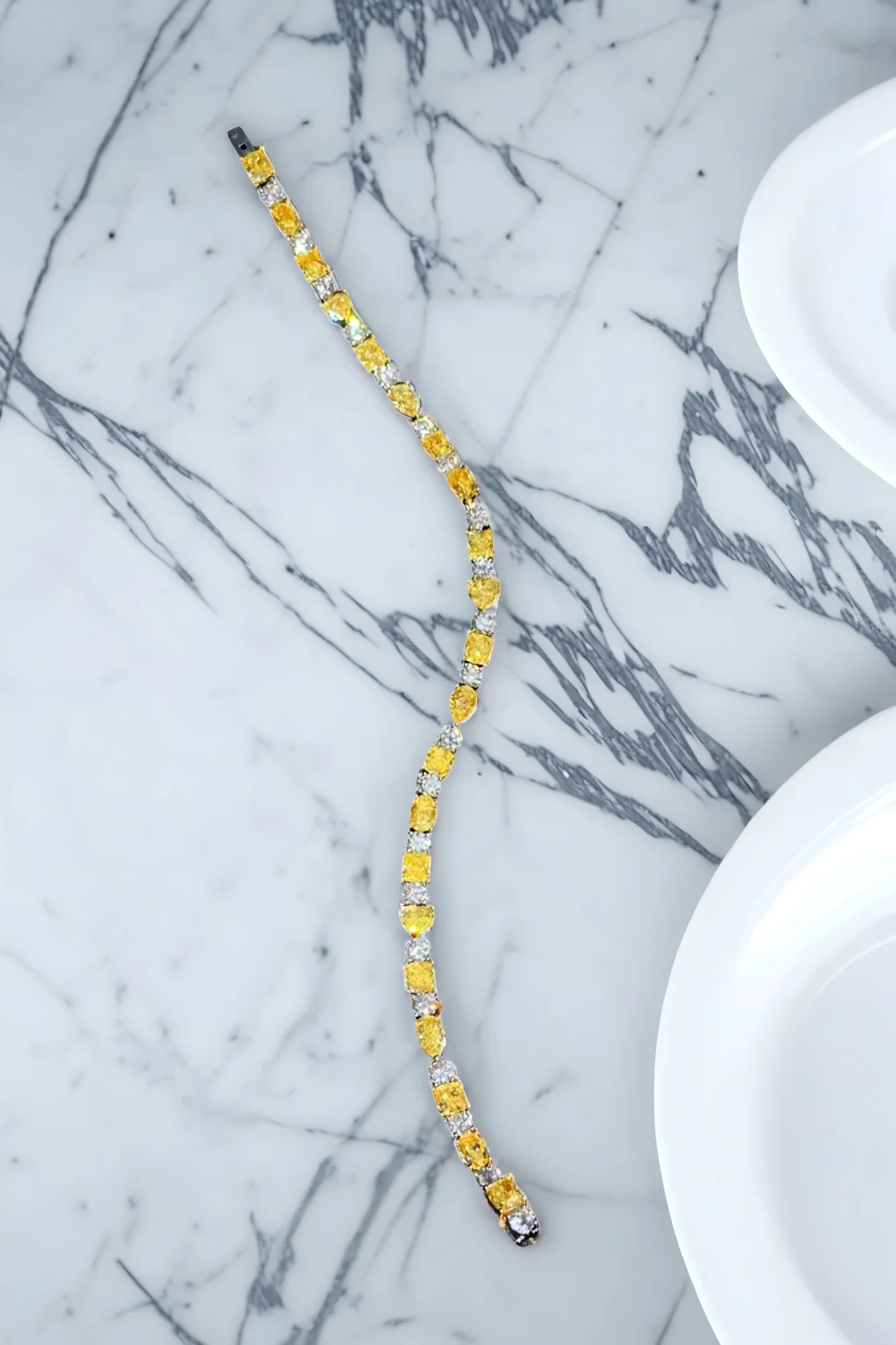 18K solid gold, laboratory-grown fancy yellow diamond, 7CT fancy-shaped diamond bracelet (heart, pear, radiant cut), high-end