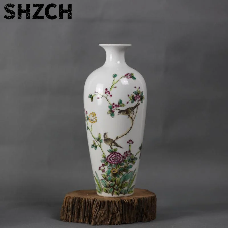 Jingdezhen Famille Rose Hand painted Antique Flower and Bird Vase Year Mark Qianlong of Qing Dynasty Elegant Artistic Decor