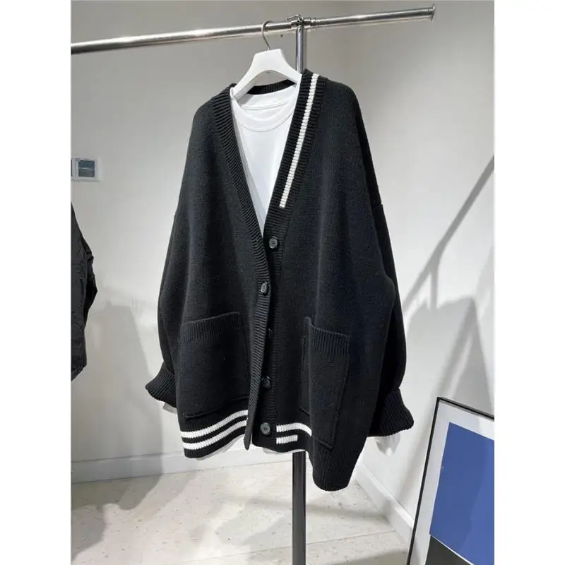 

Мужской вязаный кардиган свободного кроя с V-образным вырезом, осенне-зимний, больших размеров, 300 Pou, в стиле колор-блок, модный, в стиле lazy style, с длинными рукавами, пальто