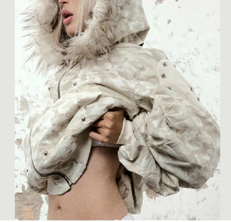 

Women's Vintage Plush Hooded Collar Short Jacket Autumn Winter Casual Rivet Trim Thick Coat 2025 Loose Classical Commuter Tops