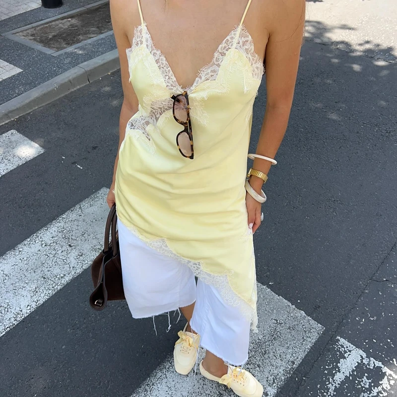 Combhasaki-Chaleco alto y bajo de satén con encaje Floral para mujer, camisola asimétrica con tirantes finos de seda y abertura lateral, Top fluido y sedoso con capas