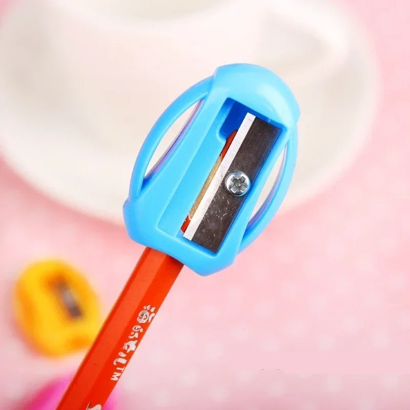 1Pcs Random Color Creative Pencil Sharpener Cute Mini Candy Colored Pencil Sharpeners School Office Supplies Stationery