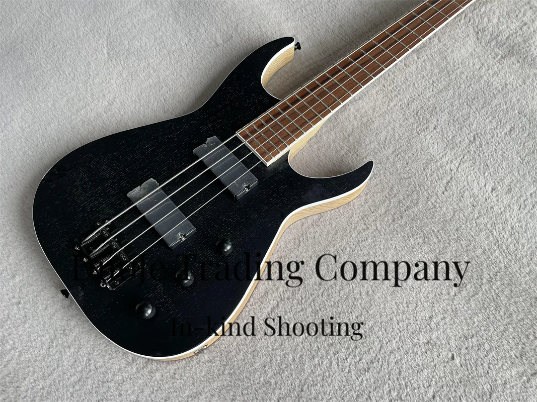 Schwarzer Bass 4-saitiger E-Bass Eschenholz körper weiße Bindung Rosenholz Griffbrett Ahorn hals feste Brücke schwarze Tuner