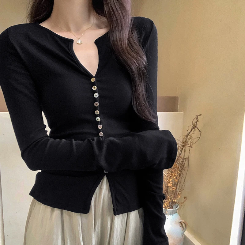 Korean Style Vintage V-neck Tops 2024 New Casual Basic Slim-fit T-shirts Elegant Streetwear Long Sleeve Tops