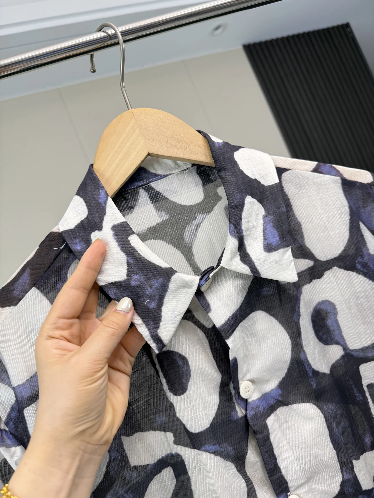 Loose Fit Geometric Print Short Sleeve Men's Shirt Summer Fashion Straight Cut Casual Style Button up Cardigan
