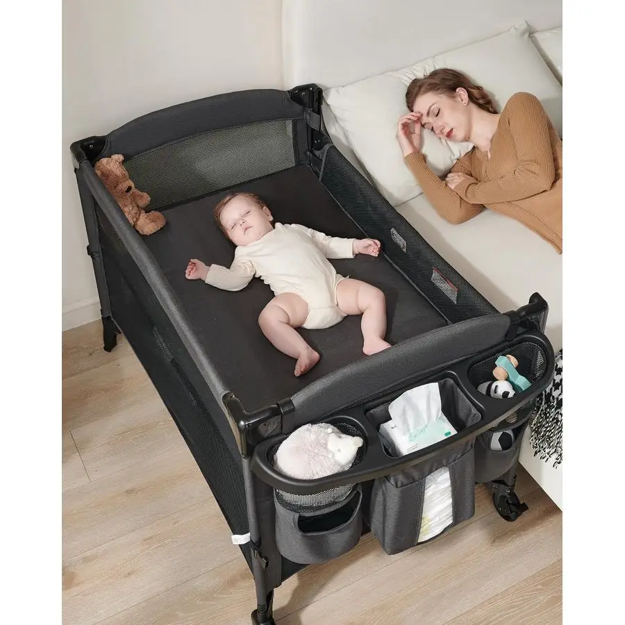 سرير أطفال 4 في 1 بجانب السرير، 4 وظائف سرير، لعب، طاولة تغيير محمولة، سرير للأطفال حديثي الولادة، بجانب السرير