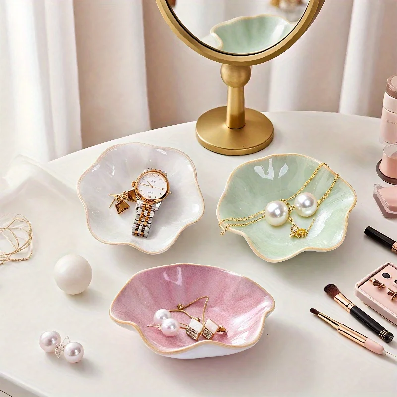 

Lotus Exquisite Ceramic Tray, Mini Necklace Ring Storage Ins Style Earring Organizer for Woman Decoración Y Accesorios De Mesa