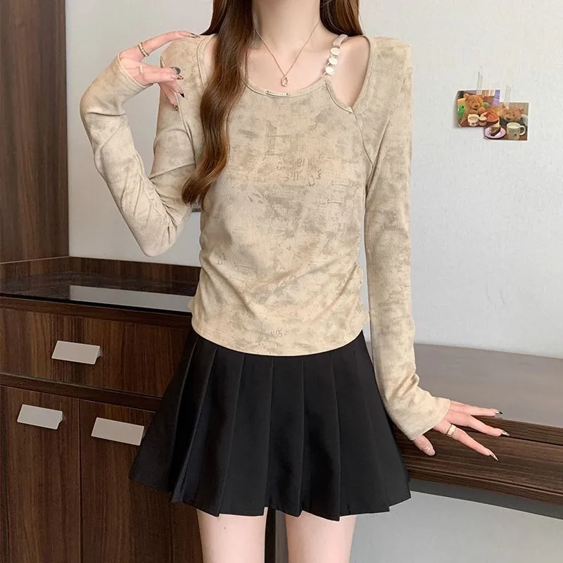 Spicy Girl Slim Fit Long Sleeve Top Elegant Design Base Tee for Women Spring Autumn