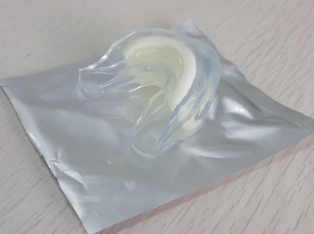 100 Stück Zahnaufhellung, vorinstalliertes, nicht peroxid-Mundgel-Tablett, vorgefülltes Mundtablett