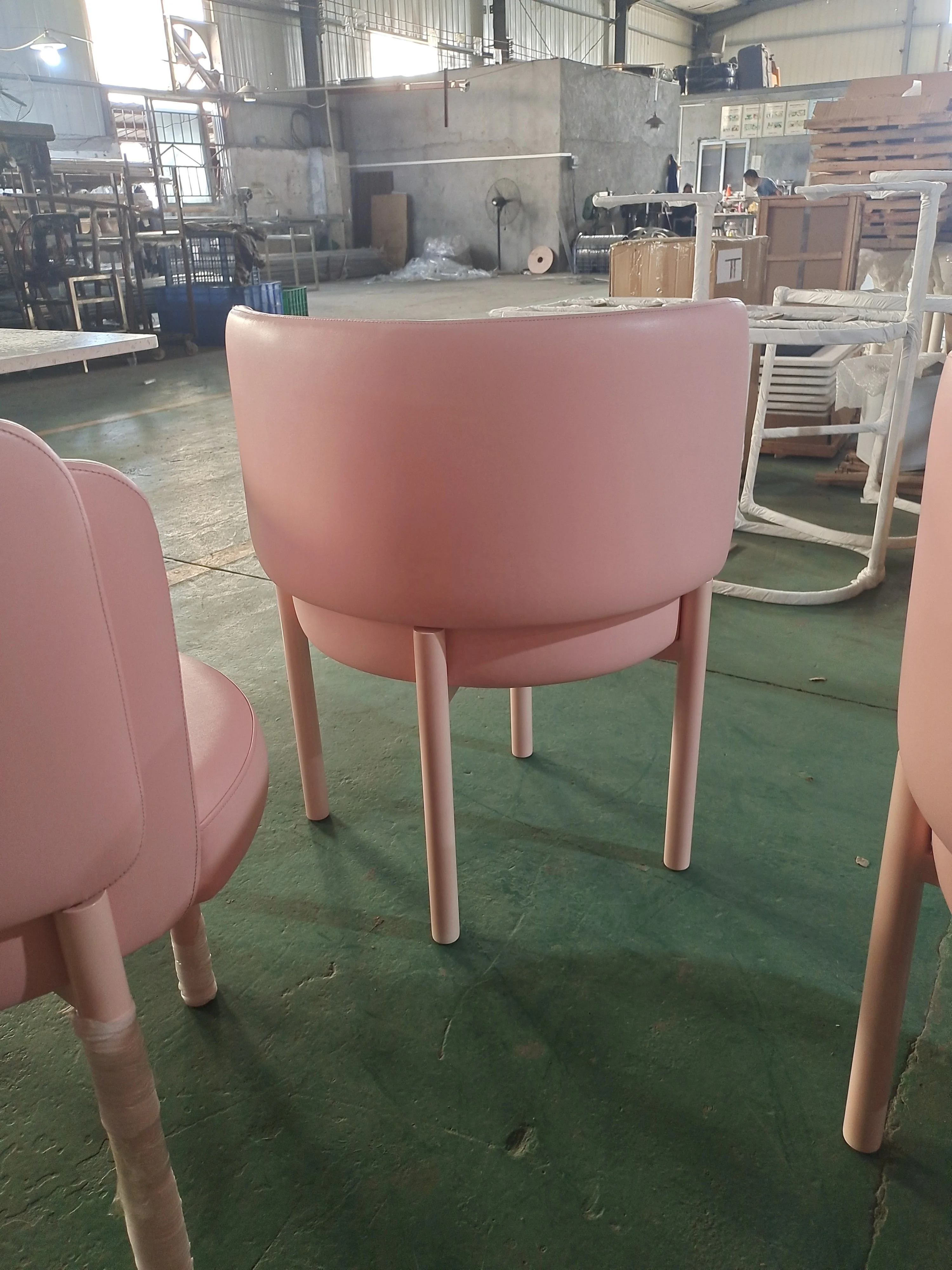 Factory Wholesale Elegant Pink Upholstered Leather Dining Room Chair Hotel Luxury Dining Chair Nordic Restaurant Chair view 5