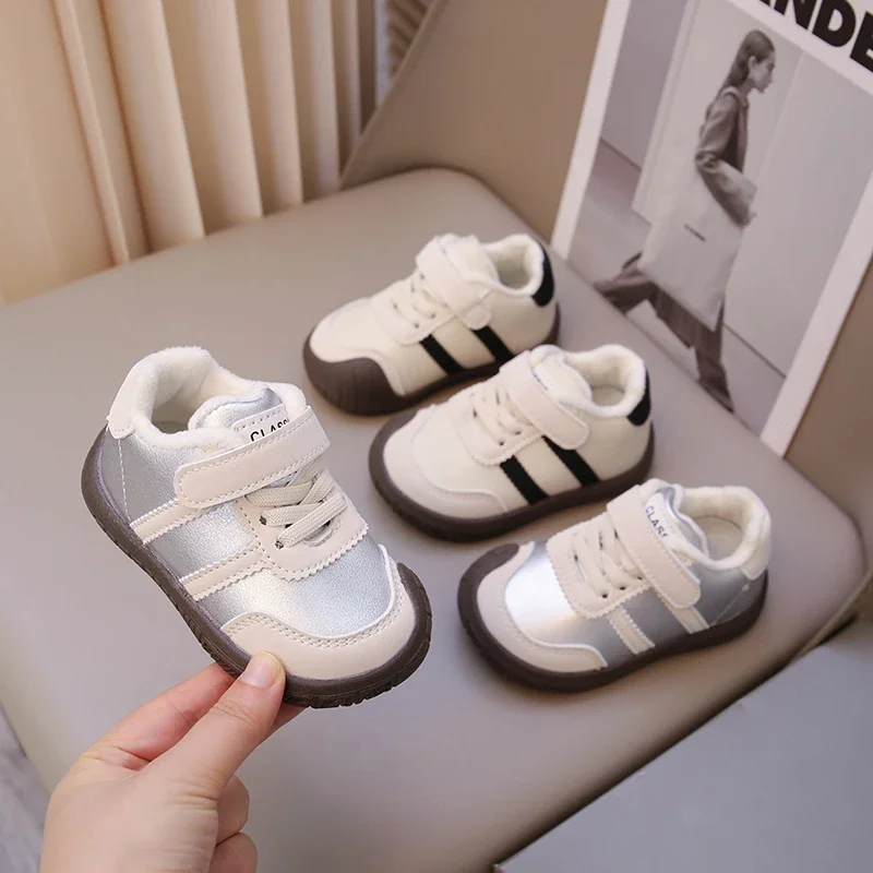 Jungen Mädchen Flache Zehen mit Kappe, Anti-Kicked-Freizeitschuhe für Kinder, rutschfest, 2025, neue Mode, Kinder-Laufschuhe, Klettverschluss, gestreift