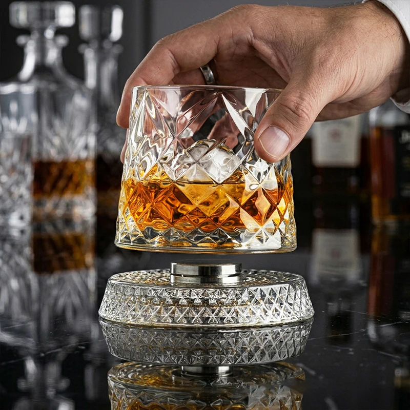 1 Pair Rotating Whiskey Glass - Wine To Beer To Liquor recension och pris