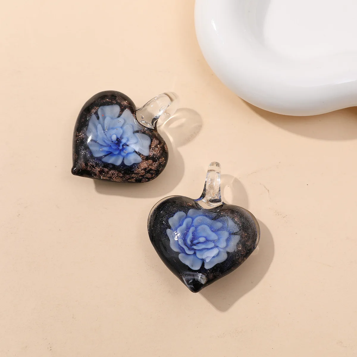 جديد اليدوية مورانو Lampwork الزجاج الأسود مصفوفة زهرة القلب قلادة النساء لصنع المجوهرات قلادة 42*33 مللي متر #5