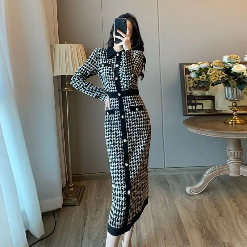 Autumn and Winter French Retro Goddess Fan Mingyuan Temperament Waist Cinching and Slimming Knitted Elegant Dress