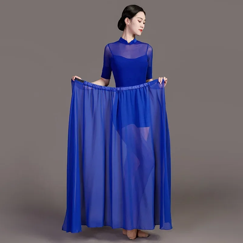 

Чонсам в китайском классическом танцевальном этническом стиле, юбка средней длины, рифма тела, разрезные концы и тонкие, практика современного танца