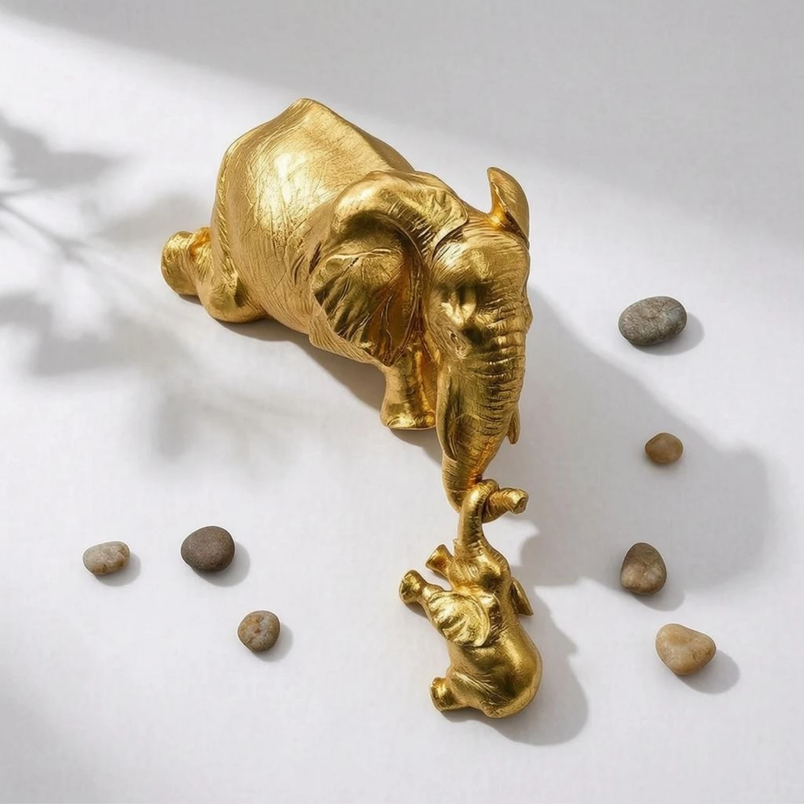 Gold Elephant Statue Tabletop Decor Elephant Figurine Creature Sculpture Resin Table Decoration Lustrous Look