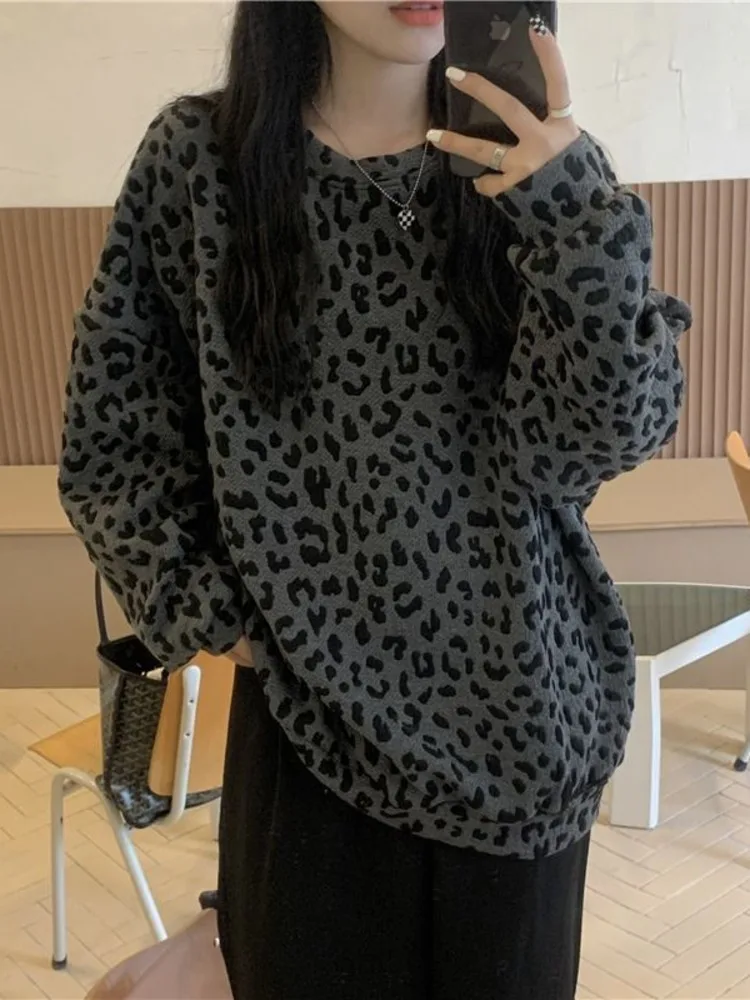 

Leopard Sweatshirts Women Autumn Chic Classy Female Retro Loose Fashion Leopard Harajuku BF Style Spring Clothing Casual Tops