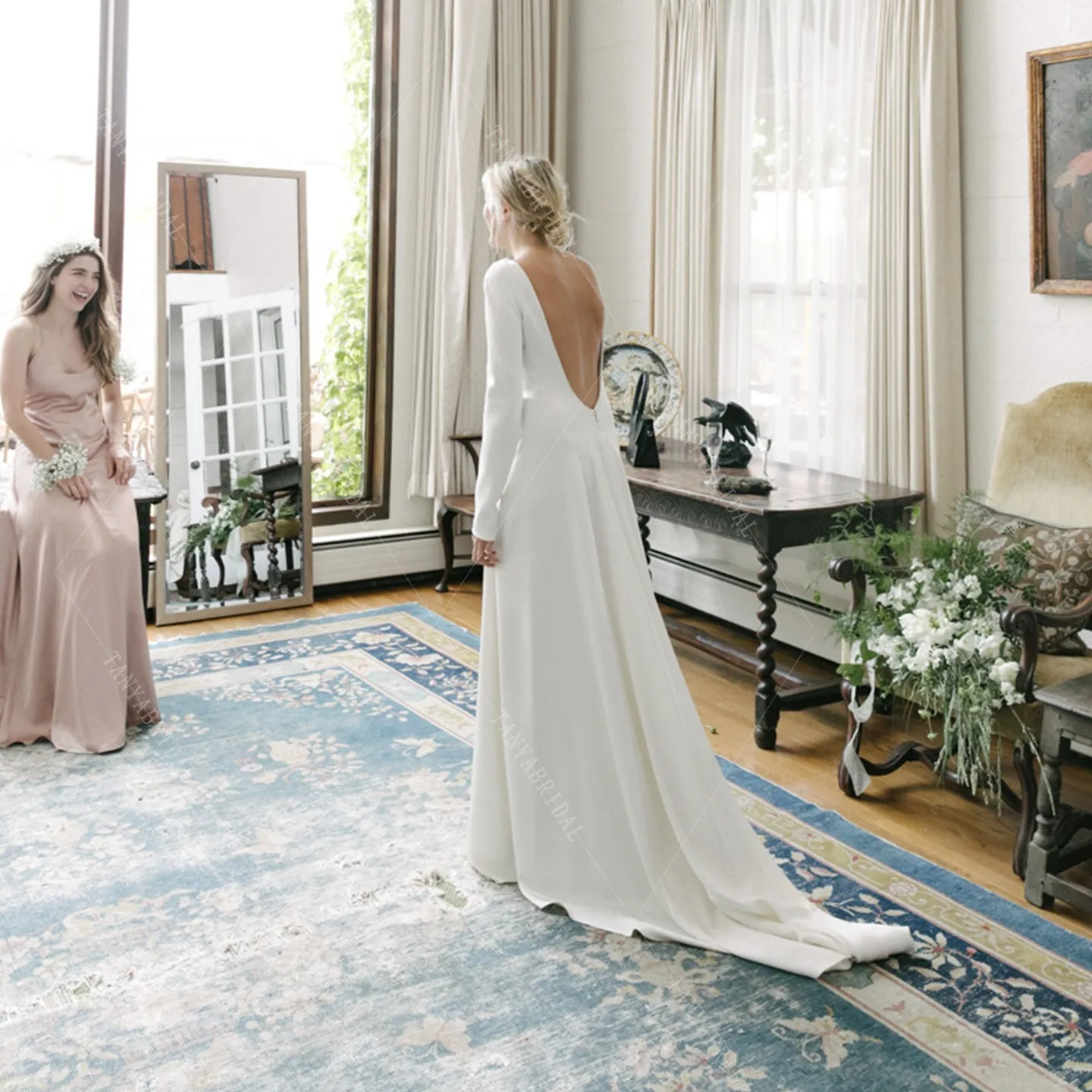 فستان زفاف أنيق من الساتان الناعم بأكمام طويلة بدون ظهر فستان زفاف على شكل حرف A سويب تراين بسيط فستان زفاف لالتقاط الصور TSWD871 #4