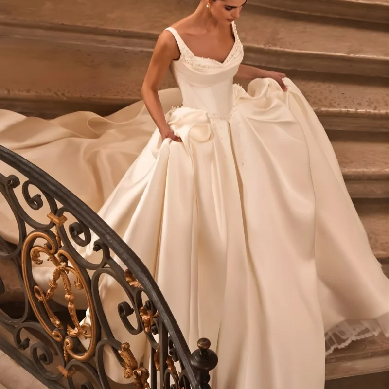 Satin Ivory White Elegant Sweetheart Ball Gown Wedding Dress With Pearl Decoration A-line Bridal Gowns Customized
