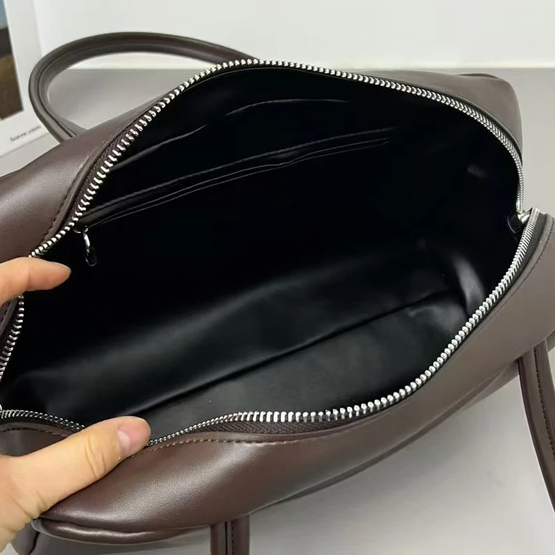 الأحرف الأولى المخصصة للجلد الأصلي أكياس بوسطن بوكس ​​صغيرة للنساء حقائب اليد الفاخرة والمحافظات 2025 جديدة في جلد البقر الكتف غير الرسمي جودة عالية ًالشحن مجانا وصول الشحن السريع