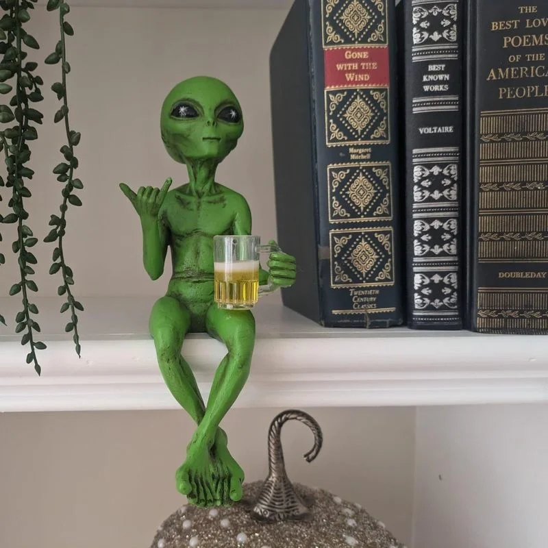 

Alien Statue Beer Drinking Alien Sculpture Resin Novelty Collectibles Funny Desktop Decoration For Adults Desk Bedroom Garden